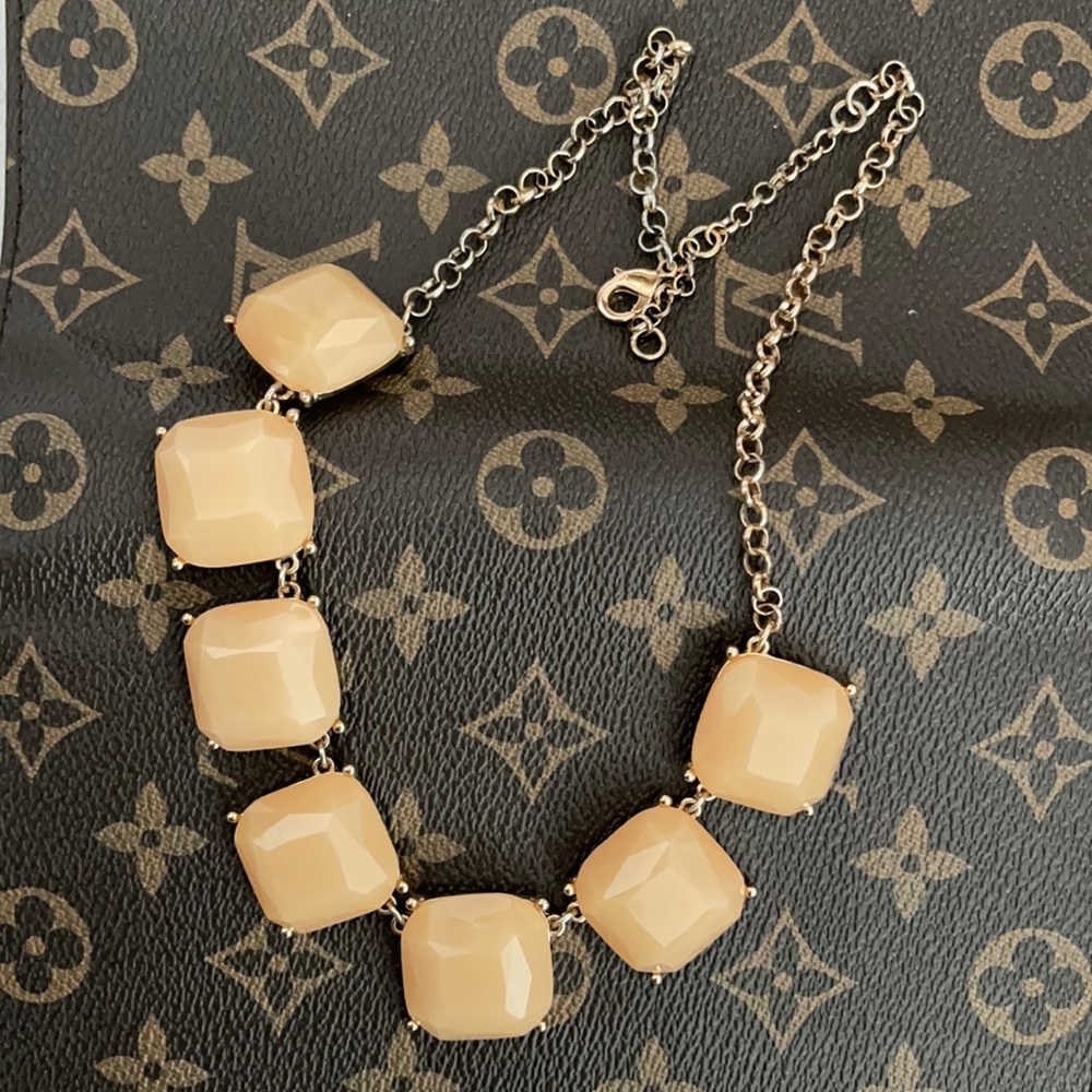Nude/peach necklace